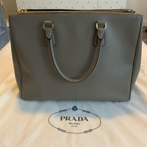 Prada large galleria bag - Picture 3 of 9